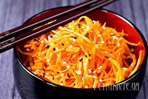 Салати з морквою по-корейськи.